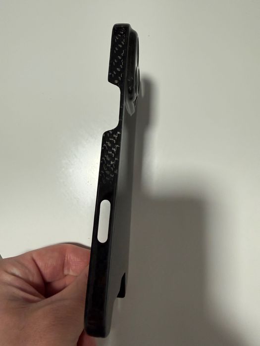 Husă Velante Carbon iPhone 16 pro max