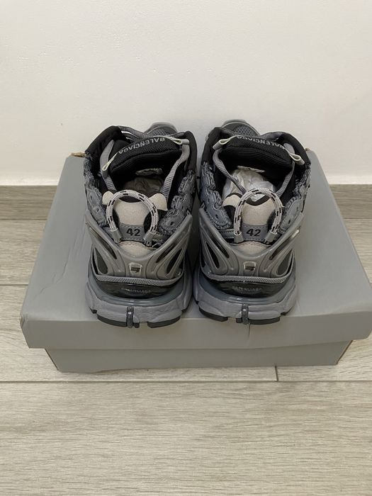 Balenciaga runner