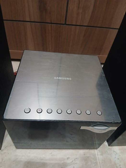 Аудио DVD уредба Samsung USB CD FM Aux с тонколони