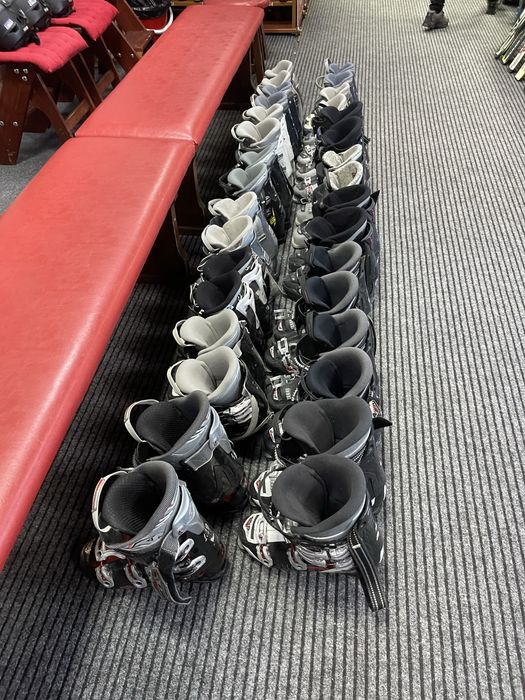 Детски ски и ски обувки – сервизирани, готови за каране