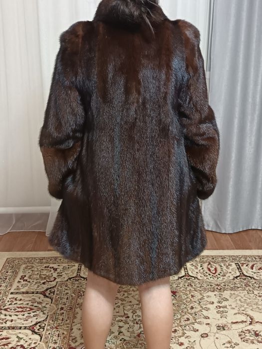 Продам норковую шубу