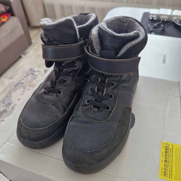 Продам детскую обувь