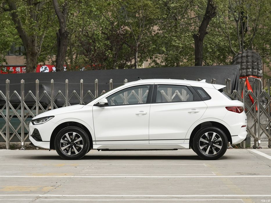 BYD E2 Luxury 2025 Notarius