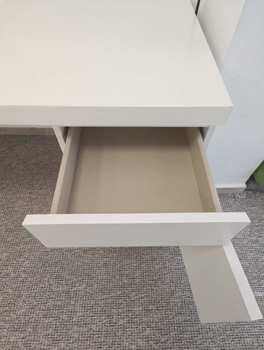 IKEA MALM бюро 140/65/72