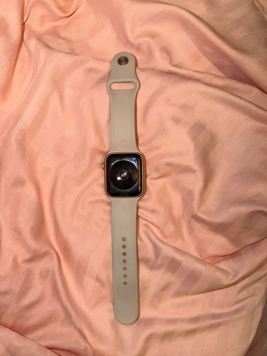 Продам apple watch SE 44 мм