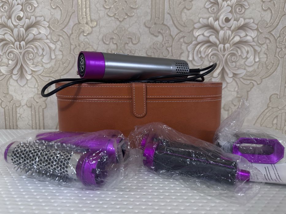 Фен Dyson с насадками