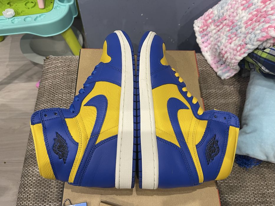 Nike Air Jordan 1 Retro High OG Reverse Laney Yellow NBA LeBron Kobe