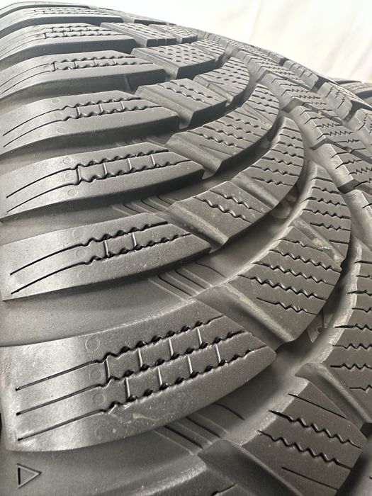 255/35/21  Kumho dot23