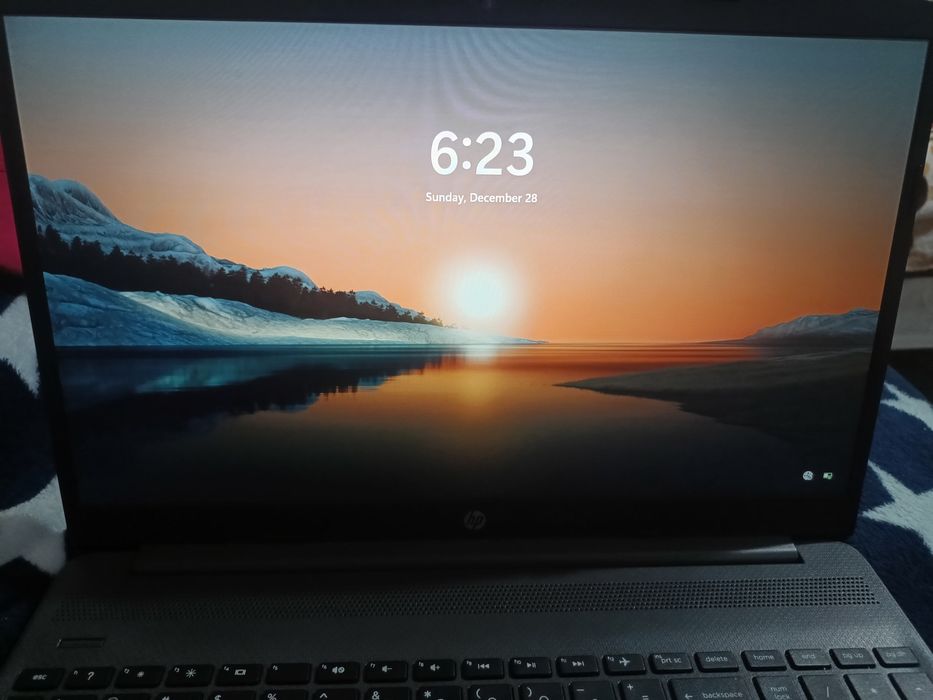 Laptop HP 255 G8
