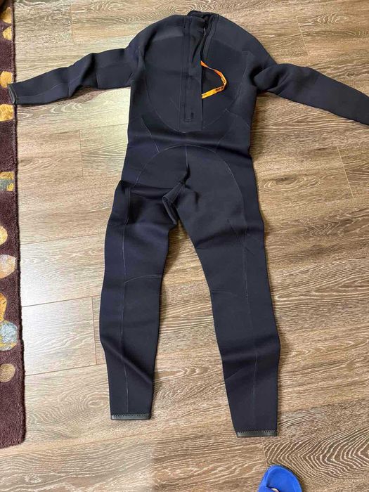 Мъжки цял костюм за водолазно гмуркане