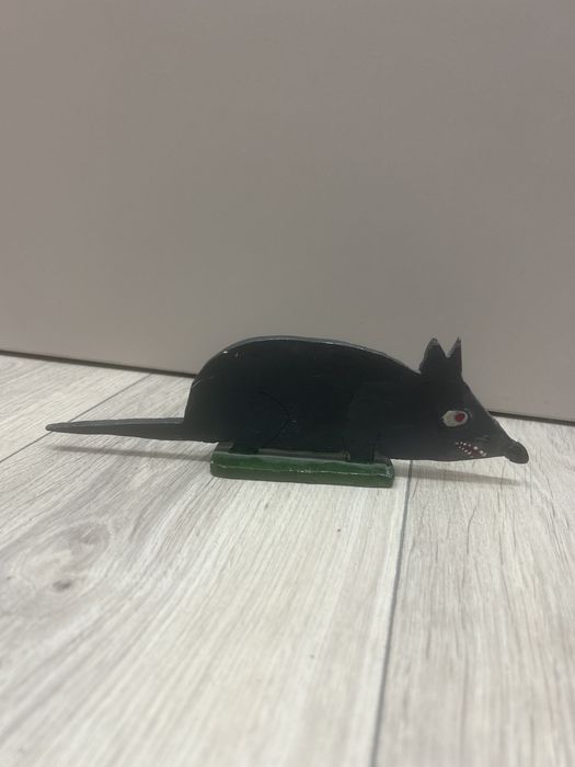 Статуэтка, игрушка крыса. Деревянная