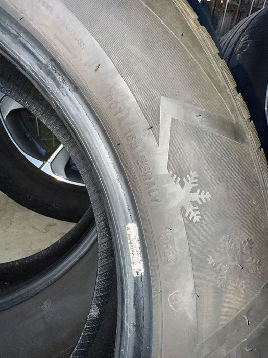 Cauciucuri  iarna 235 60 r18