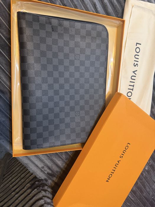 Vand geanta (plic) louis vuitton