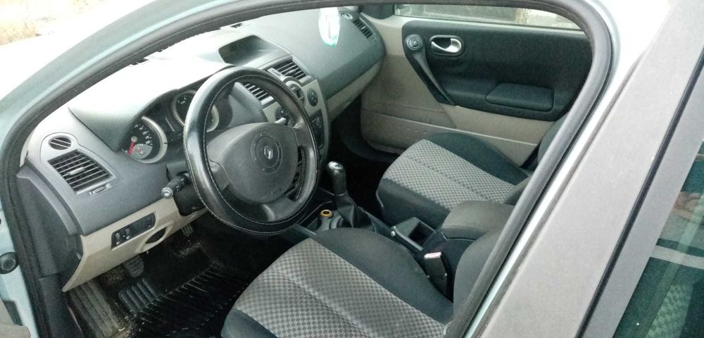 Dezmembrez Renault Megane 2 Break 1,6 benzina