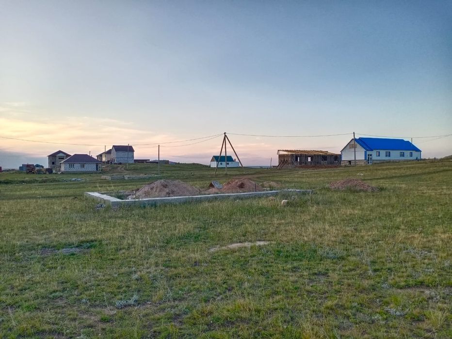 Продам землю с фундаментом