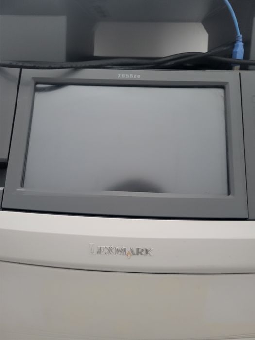 Vând imprimantă color