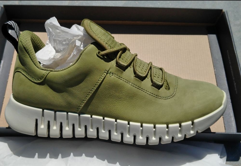 Ecco Gruuv Men's Sneakers - Durable & Stylish Green Acorn - Model 5252