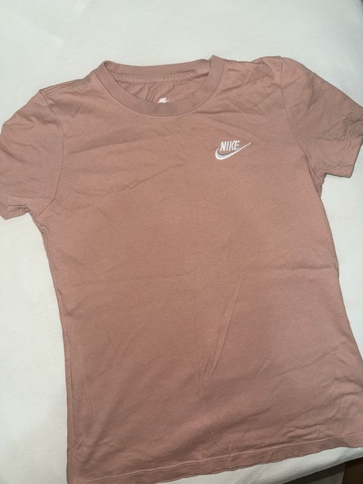 Nike футболка беж-оранжевая