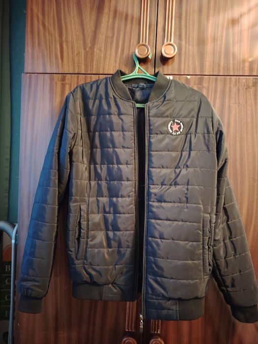 Продам куртки подростковые