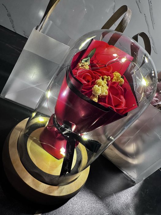 Розы в колбе опт и розница