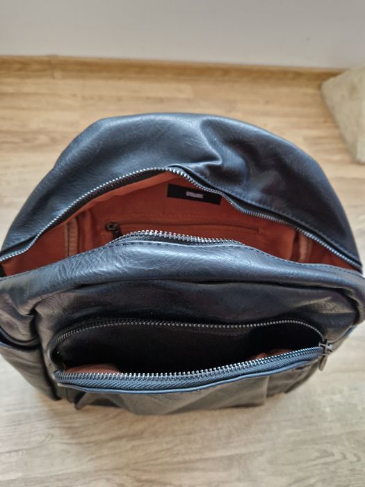 Дамска раница, нова