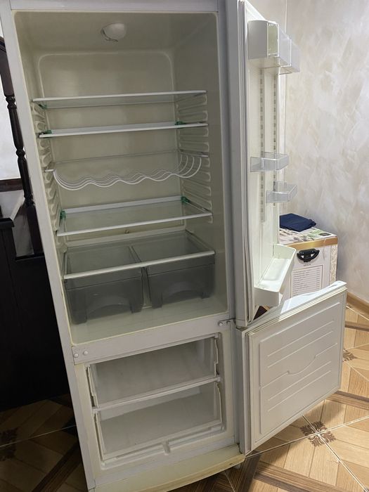 Продам холодильник Атлант