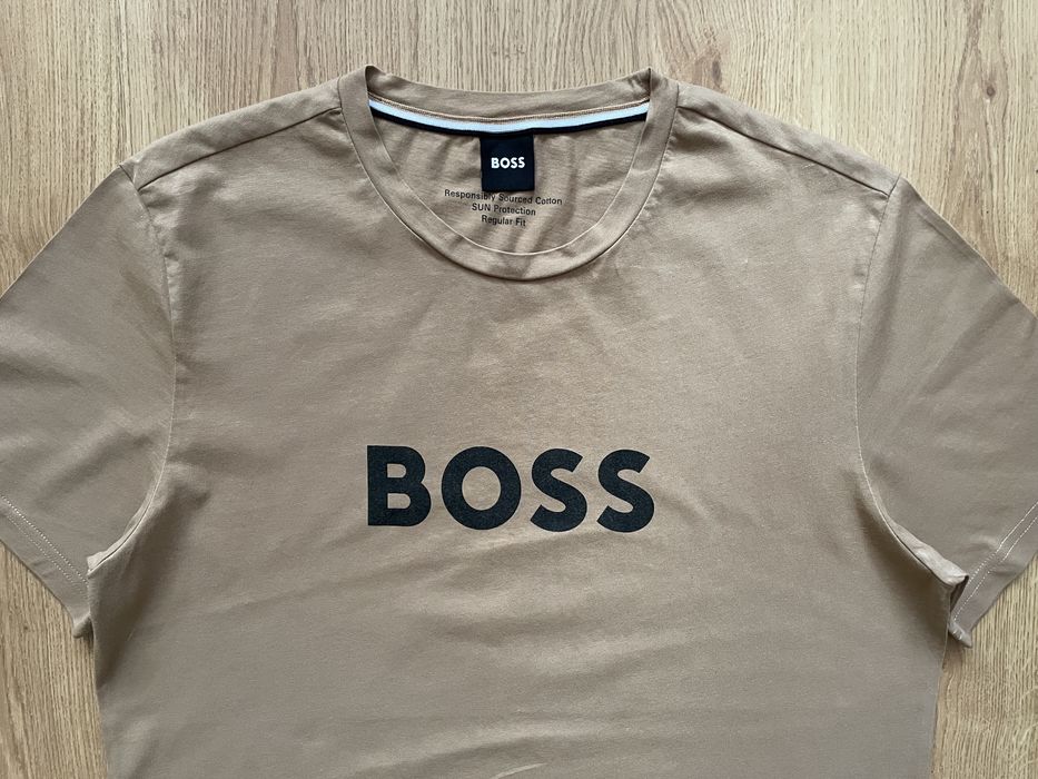 Hugo Boss Beige Tshirt M