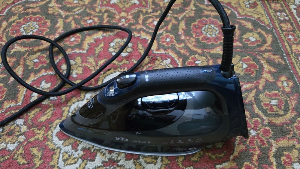 Паровой утюг Braun SI9682DB | Быстрый нагрев и мощный пар