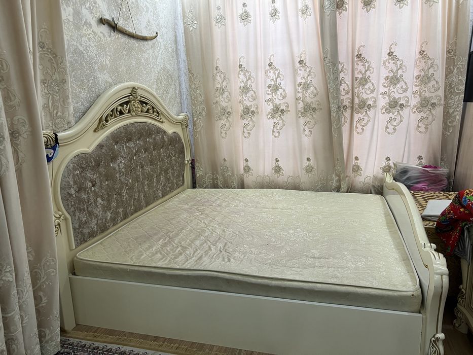Кровать б/у 180/200