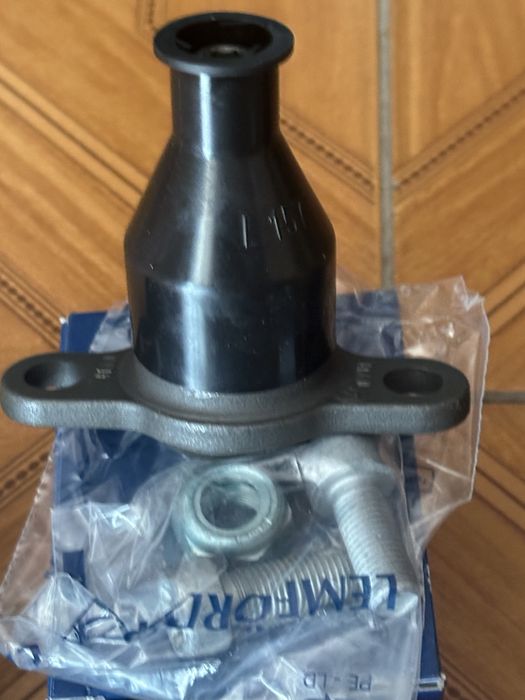 Pivoti superior/inferior,bucse lemforder noi VW T4.