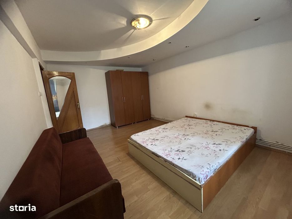 Apartament cu 3 camere confort 1 decomandat în Prundu