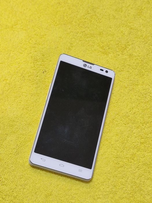 Telefon lg cu touchscreen cu încărcător