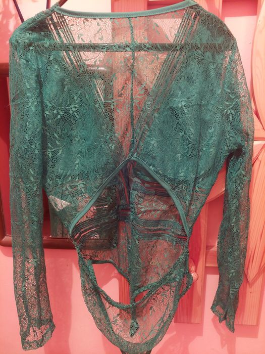 Красиво боди от дантела в зелен цвят