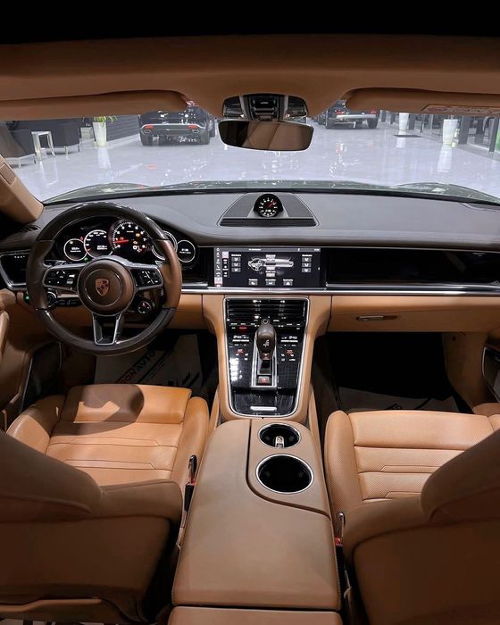 Porsche Panamera 4