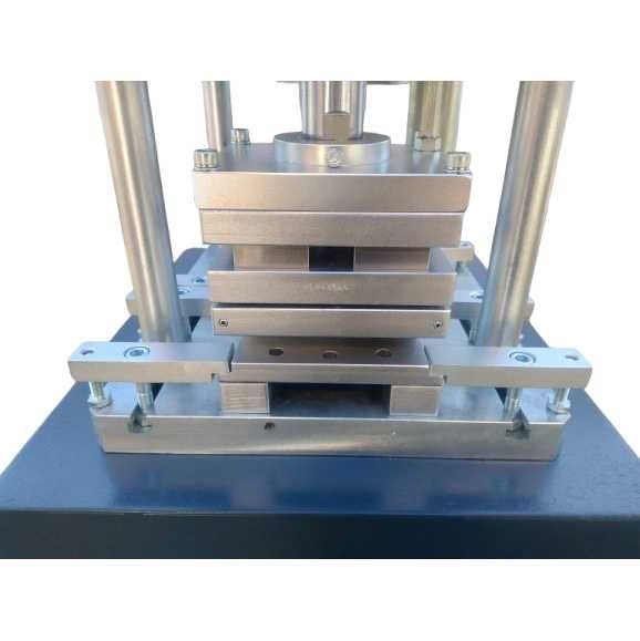 Presă Hidraulică pentru Tăierea și Decuparea de Profilelor Metalice