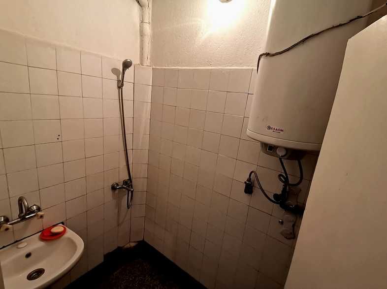 Дава се под наем Тристаен апартамент в Бургас, Център - 90 кв.м за 229.5 € - Снимка #6