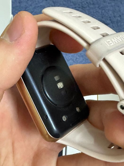 Продам Huawei watch fit 2