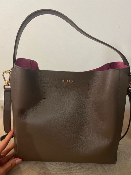 FURLA кожена чанта
