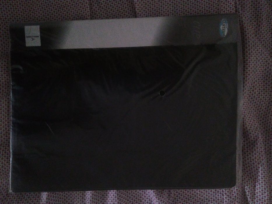 Продам пластиковые папки А4 регистры