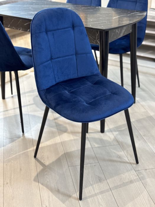 Стол и 4 стулья для вашей кухни