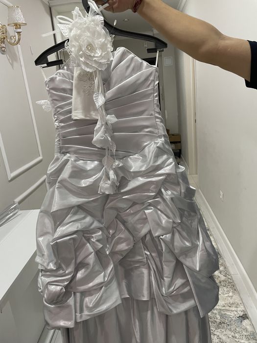 Свадебное платье и ботинка 38 размера