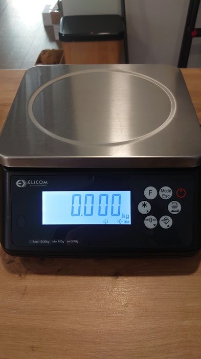 Система All in One за маркиране и настолна везна.