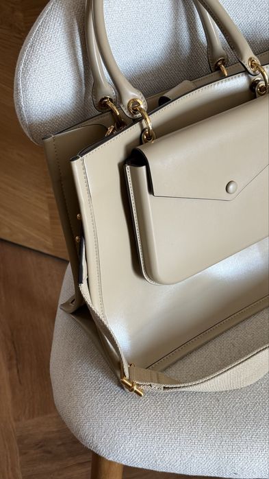 Продам сумку Charles & Keith