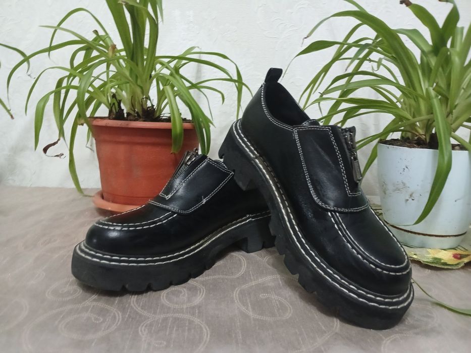 Продам женские туфли
