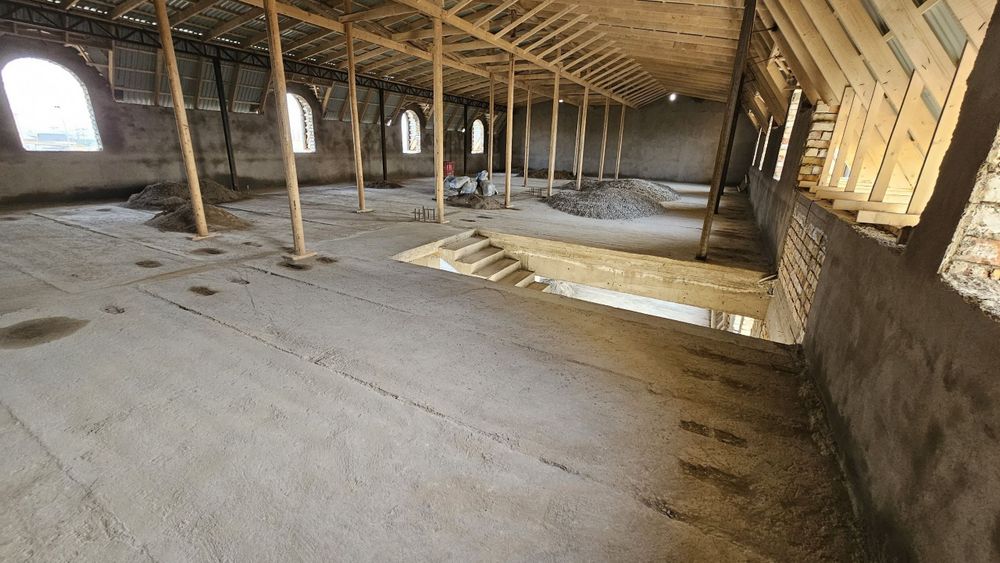 Hovli sotiladi yangi raddomni ro'parasida 6 sotix