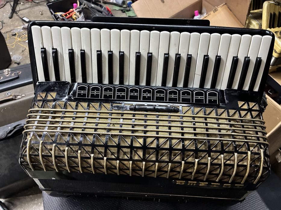 Acordeon Hohner Atlantic IV deluxe cu surdina