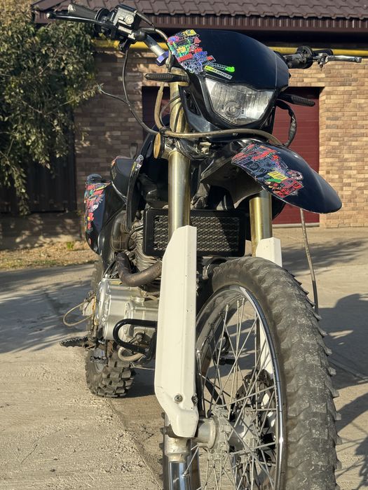 Мотоцикл эндуро…….