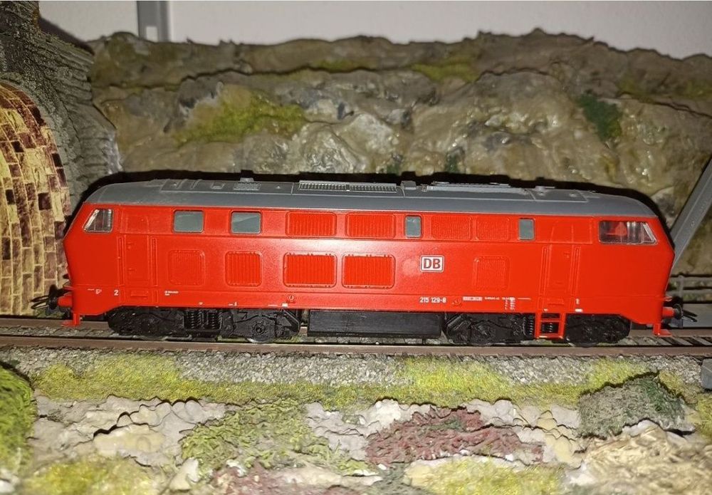 Locomotiva roco BR215