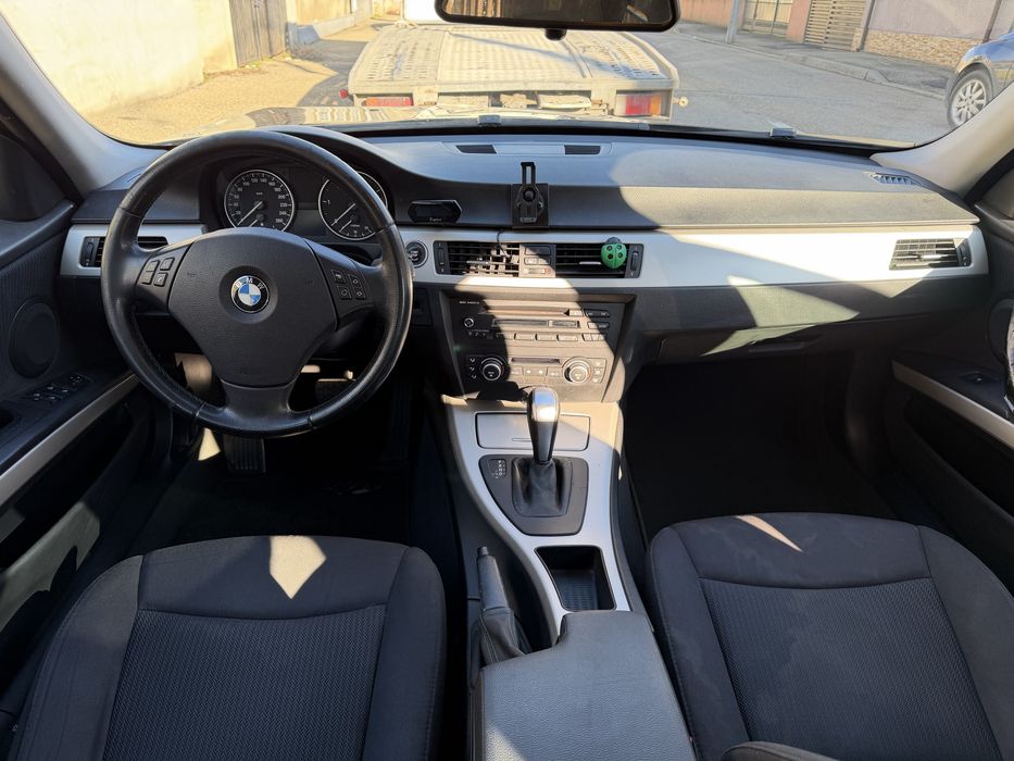 Bmw automat 320d e91 facelift avariat lovit porneste se deplaseaza