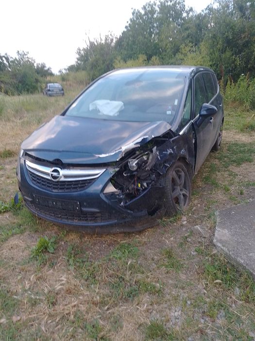 Opel zafira………….